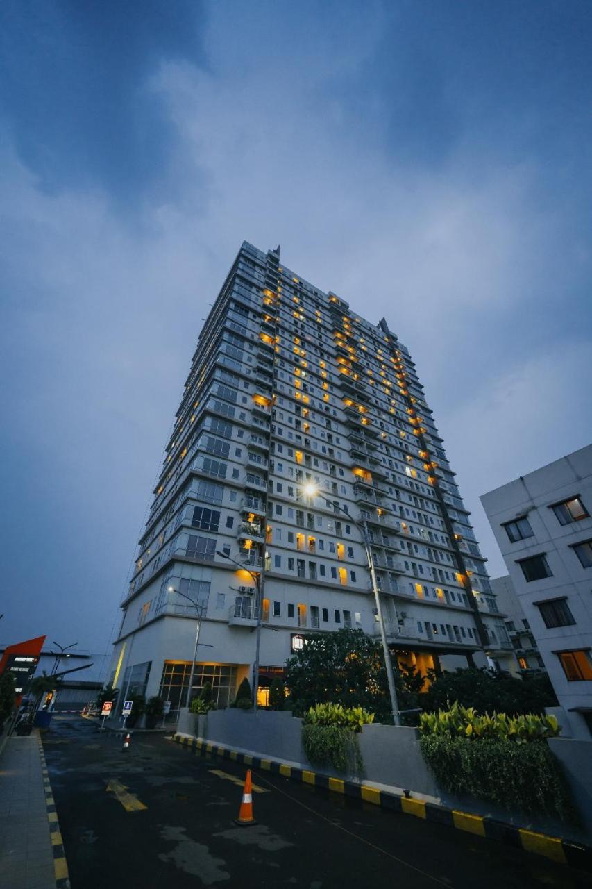 Apartement Mahogany By Luxury Karawang Exterior photo